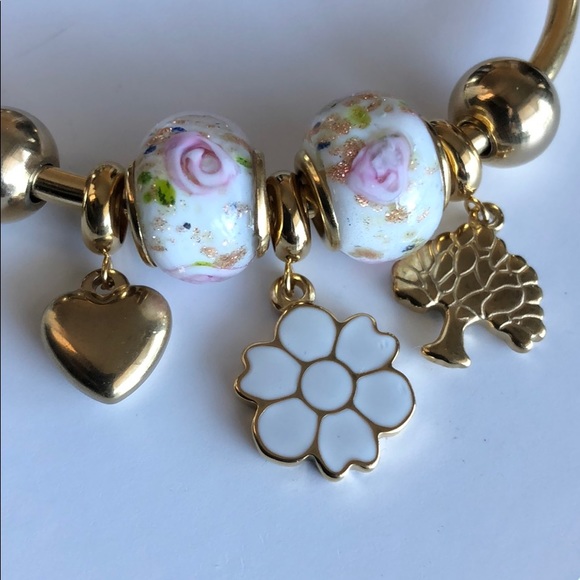 Bracelet white floral - Picture 10 of 10